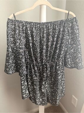 SHEIN Black and White Floral Off-Shoulder Top